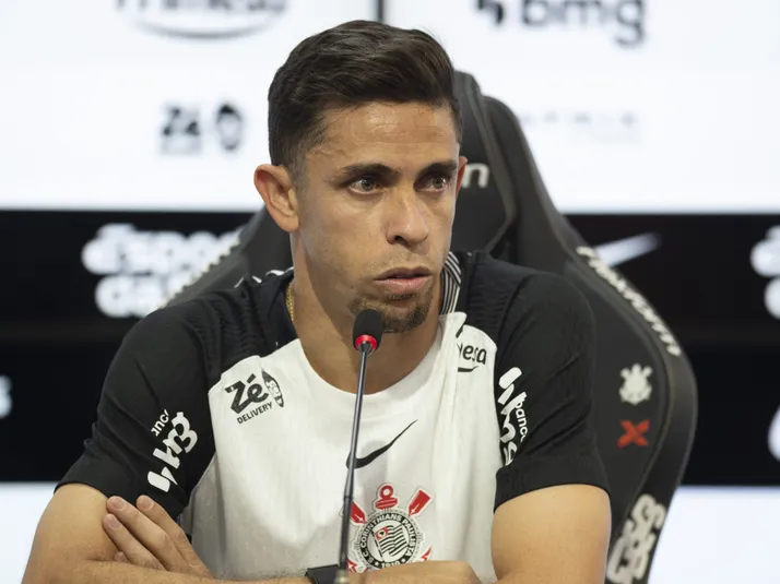 Gabriel Paulista lembra de irmão e se emociona em apresentação
