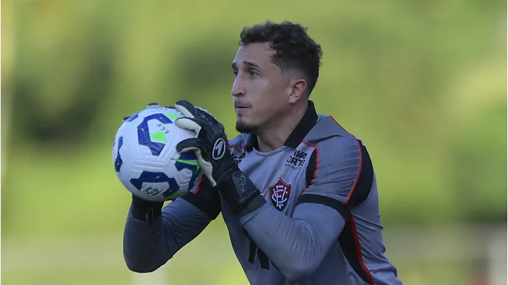 Thiago Couto jogador do Vitoria durante partida contra o Botafogo no estadio Barradao pelo campeonato Brasileiro A 2025. Foto: Jhony Pinho/AGIF