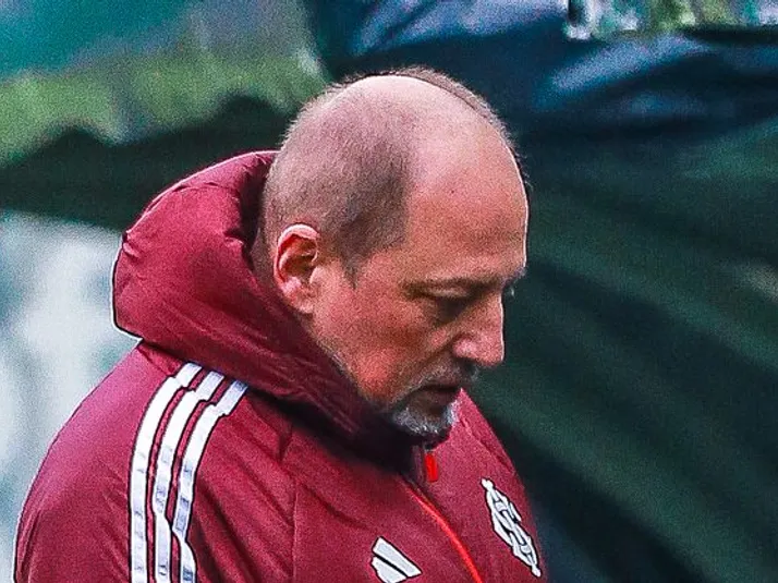 Internacional recebe resposta por tentar oferecer máquina por dívida