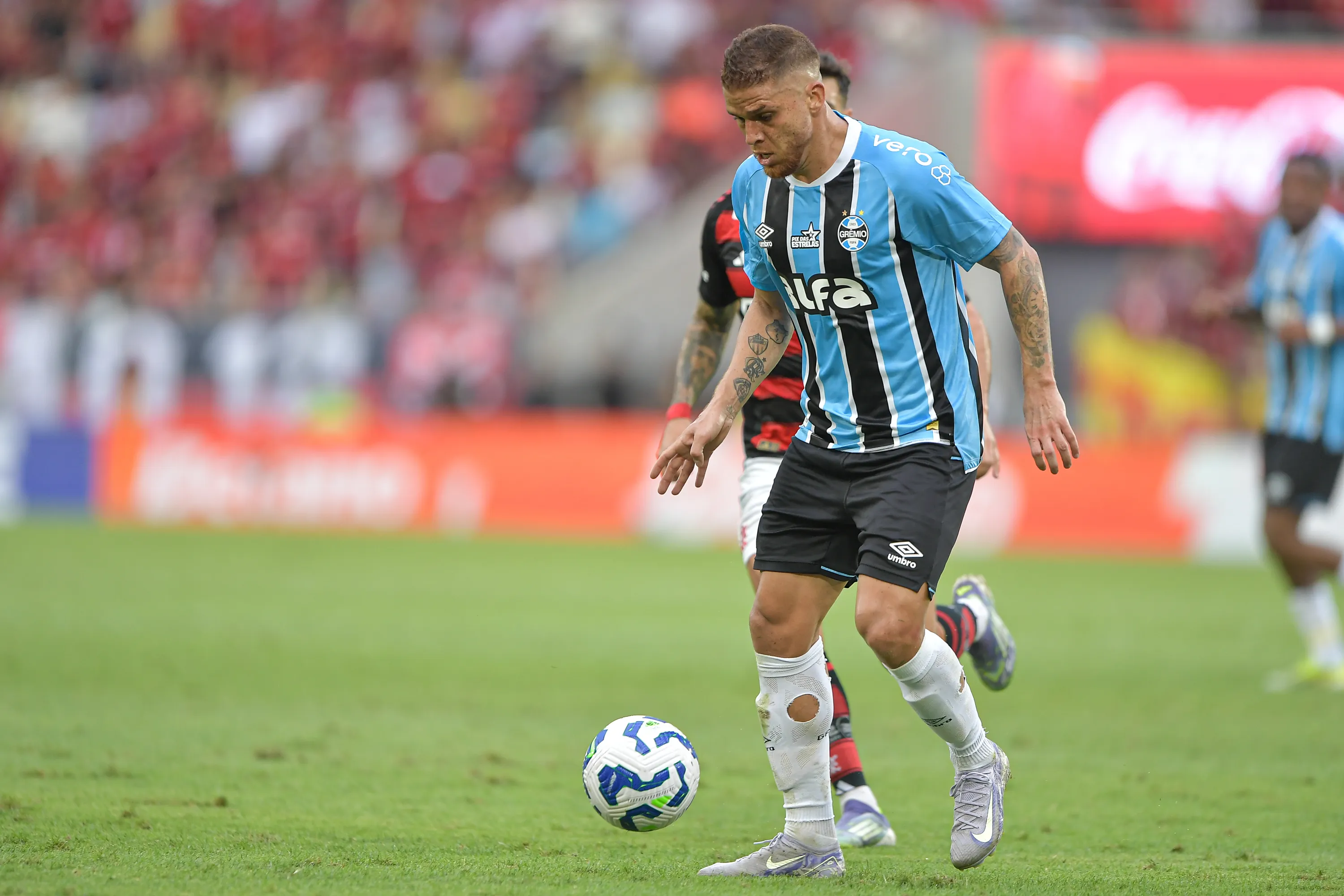 RJ – RIO DE JANEIRO – 31/08/2025 – BRASILEIRO A 2025, FLAMENGO X GREMIO – Cuellar jogador do Gremio durante partida contra o Flamengo no estadio Maracana pelo campeonato Brasileiro A 2025. Foto: Thiago Ribeiro/AGIF