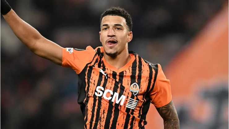 Kauã Elias comenta sobre a chance de vestir a camisa do Flamengo. Foto: Mateusz Slodkowski/Getty Images
