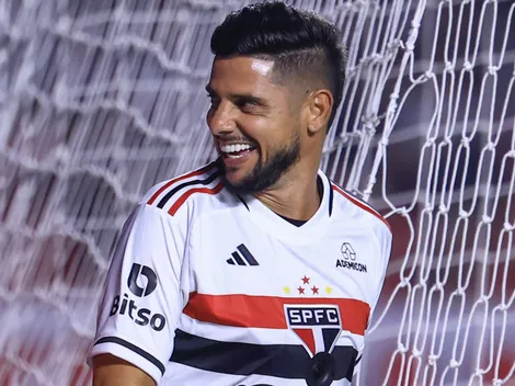 Cicinho avalia momento do São Paulo: "Hoje, é um time pequeno"