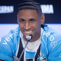 Tetê realiza sonho no Grêmio e revela onde prefere jogar