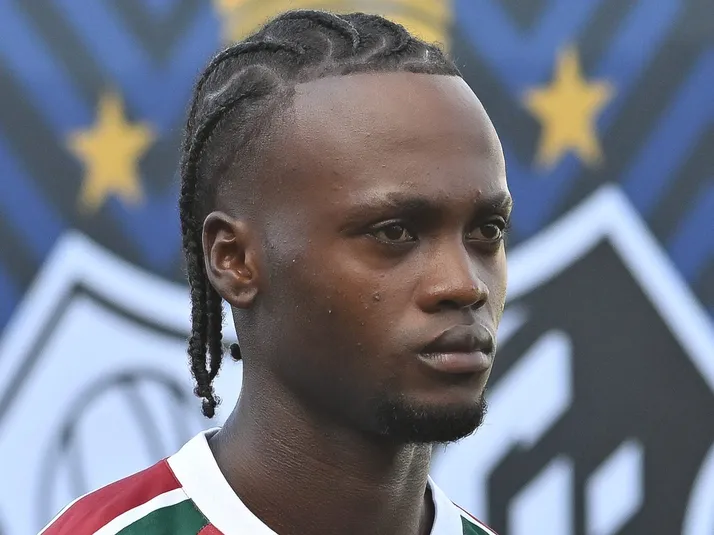 Santi Moreno mira recuperação no Fluminense após dificuldades de adaptação