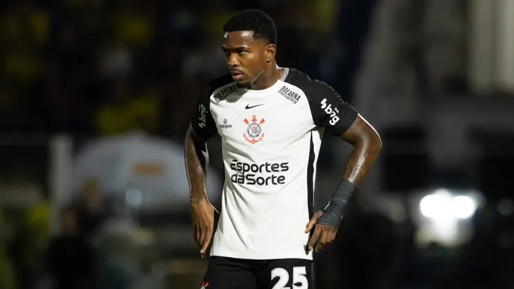 Cacá segue na mira do Athletico-PR