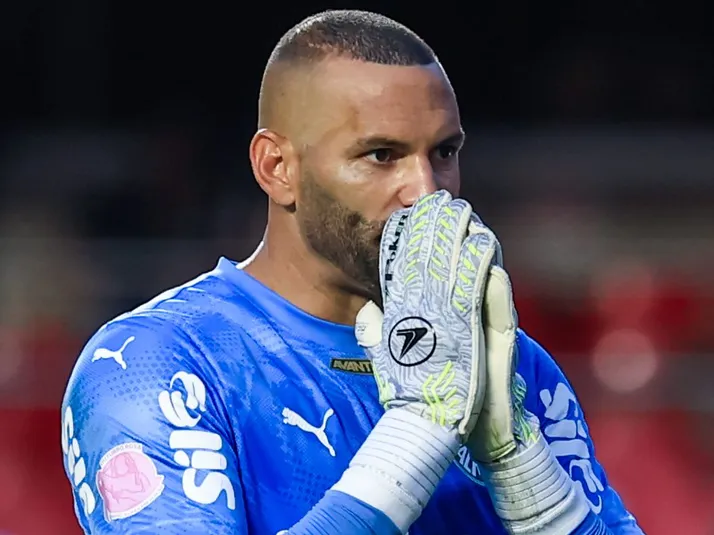 Weverton, alvo do Bahia, vai deixar o Palmeiras para jogar no Grêmio