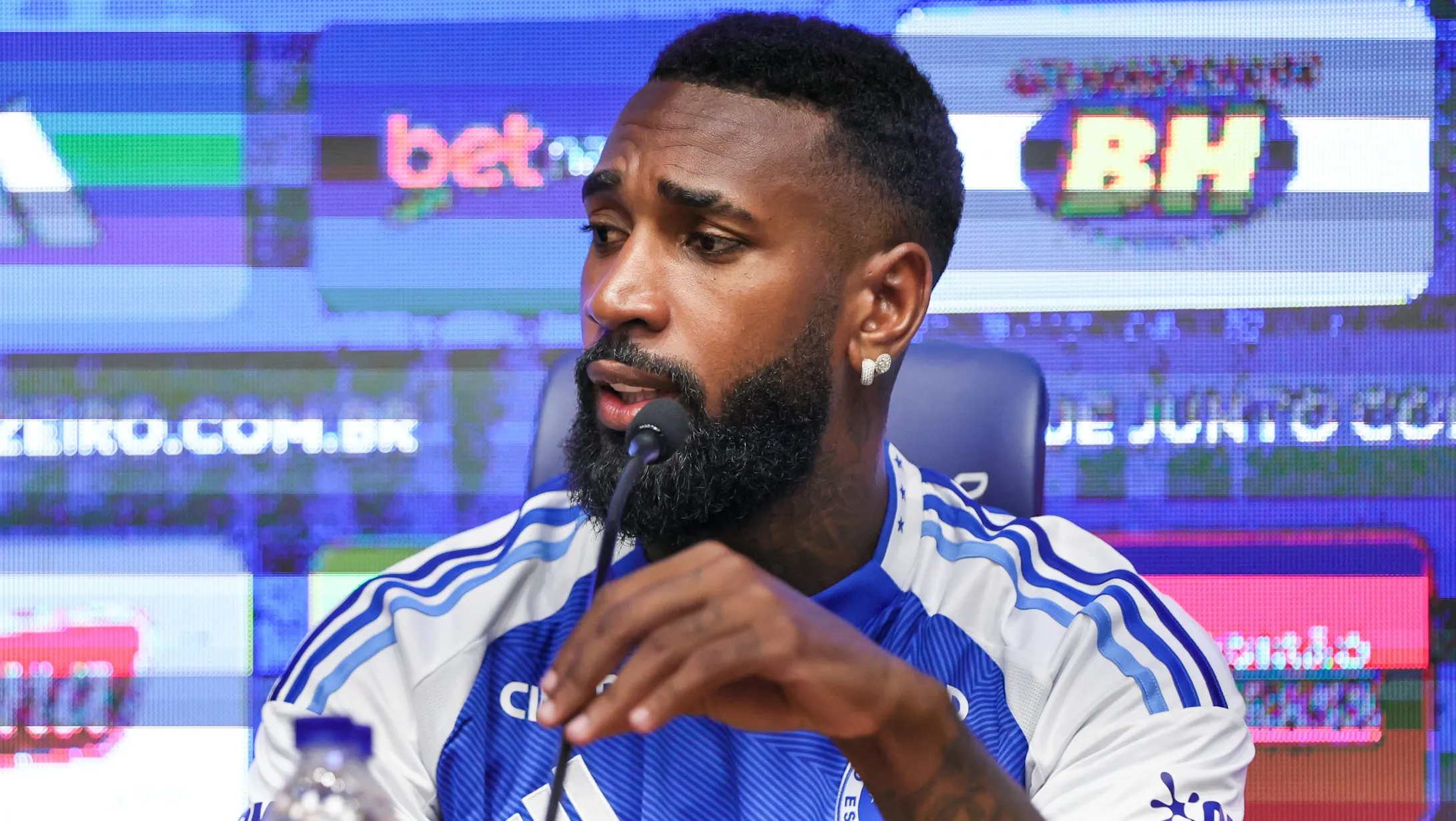 Gerson jogador do Cruzeiro durante  coletiva de imprensa para sua apresentacao realizada na Toca da Raposa II.   Foto: Gilson Lobo/AGIF