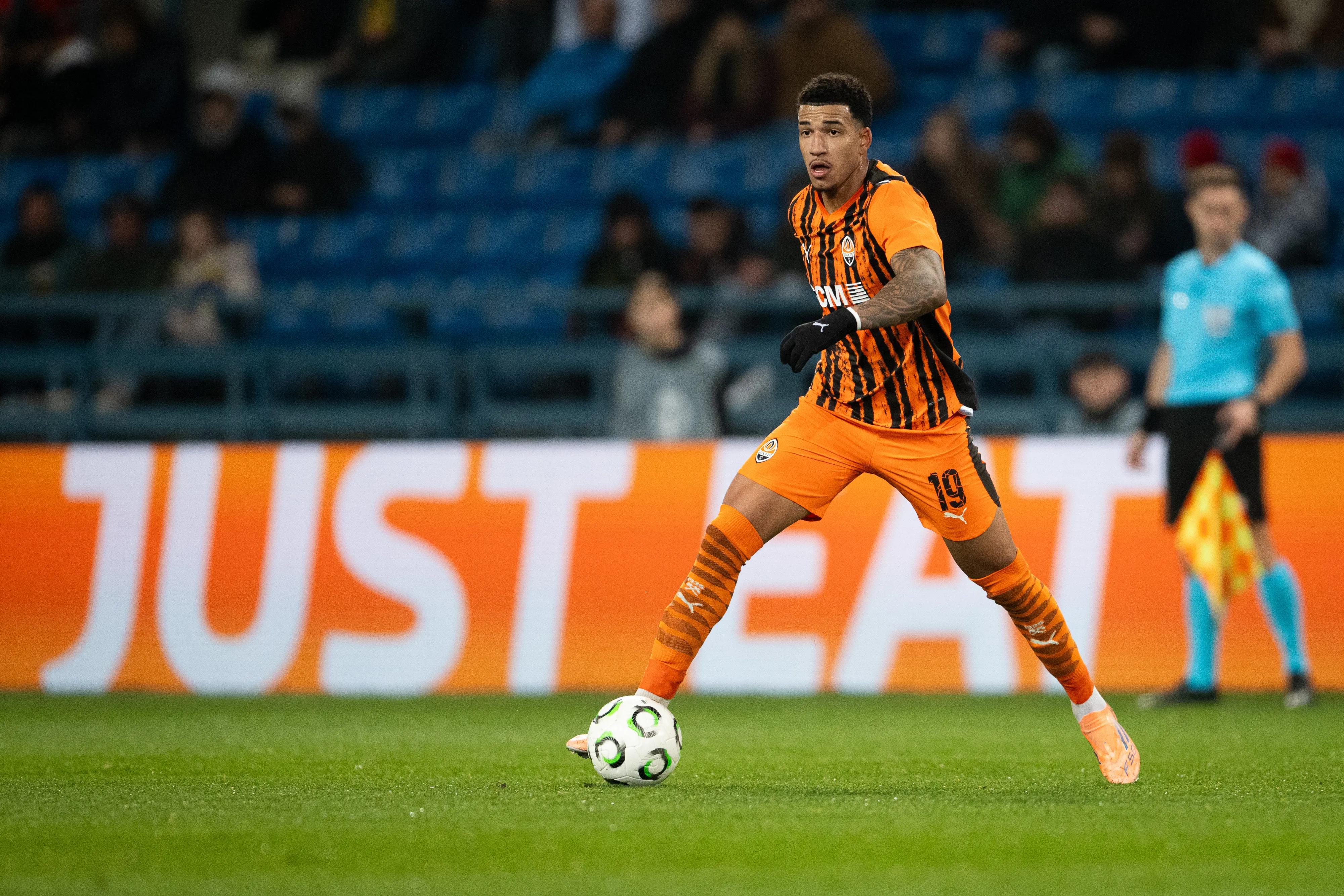 Kauã Elias atuando no Shakhtar Donetsk-UCR –  (Photo by Mateusz Slodkowski/Getty Images)