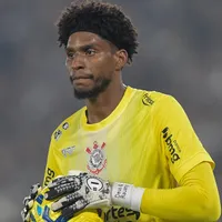 Hugo Souza não treina e vira dúvida no Corinthians