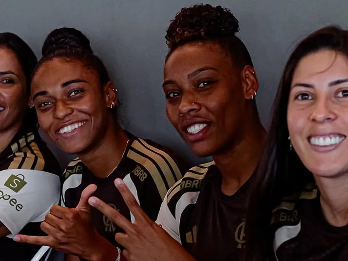 Após férias, Flamengo volta aos treinos reforçado