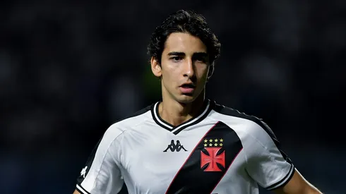 JP com a camisa do Vasco