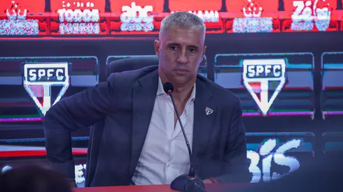 Crespo tecnico do Vitoria durante coletiva contra o Sao Paulo no estadio Barradao pelo campeonato Brasileiro A 2025. Foto: Marcio Jose/AGIF