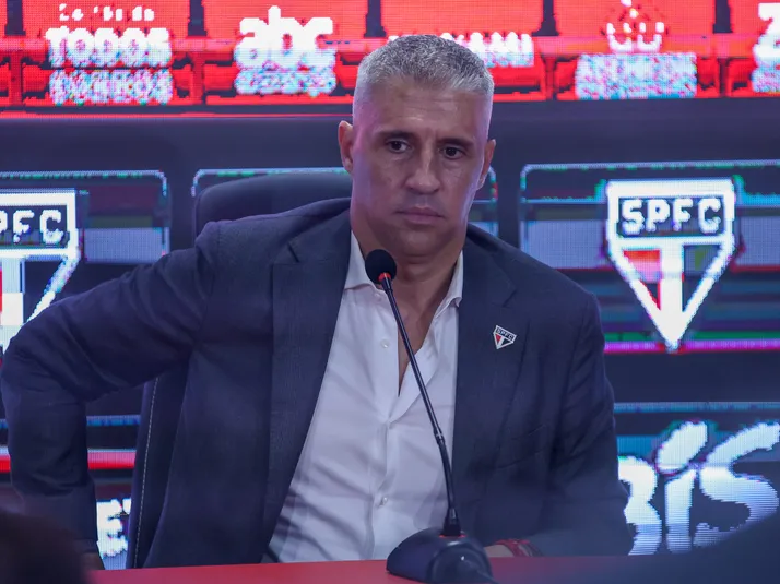 Jornalista defende Crespo em meio a crise do São Paulo