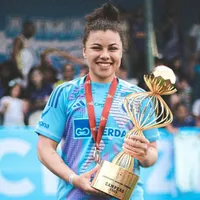 Clara é anunciada pelo São Paulo e celebra retorno a equipe