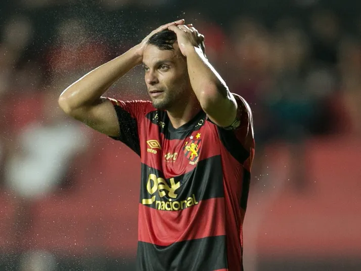 Rafael Thyere tem lesão confirmada após estreia com a Chapecoense