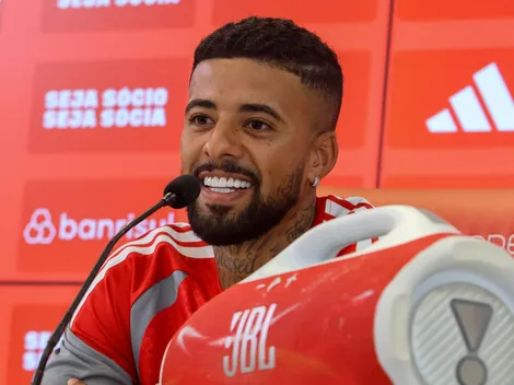 Paulinho fala sobre lesão no LCA em coletiva no Internacional