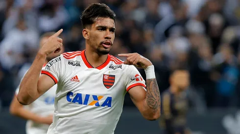 Jogador Lucas Paqueta do Flamengo comemora seu gol durante partida contra o Corinthians no estadio Arena Corinthians pelo campeonato Brasileiro A 2018. Foto: Daniel Vorley/AGIF