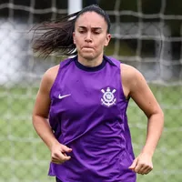 Corinthians apresenta a zagueira Agustina