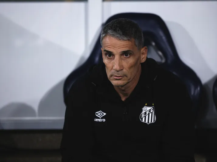 Leitura de Vojvoda transforma o Santos contra Palmeiras, mas falta eficácia