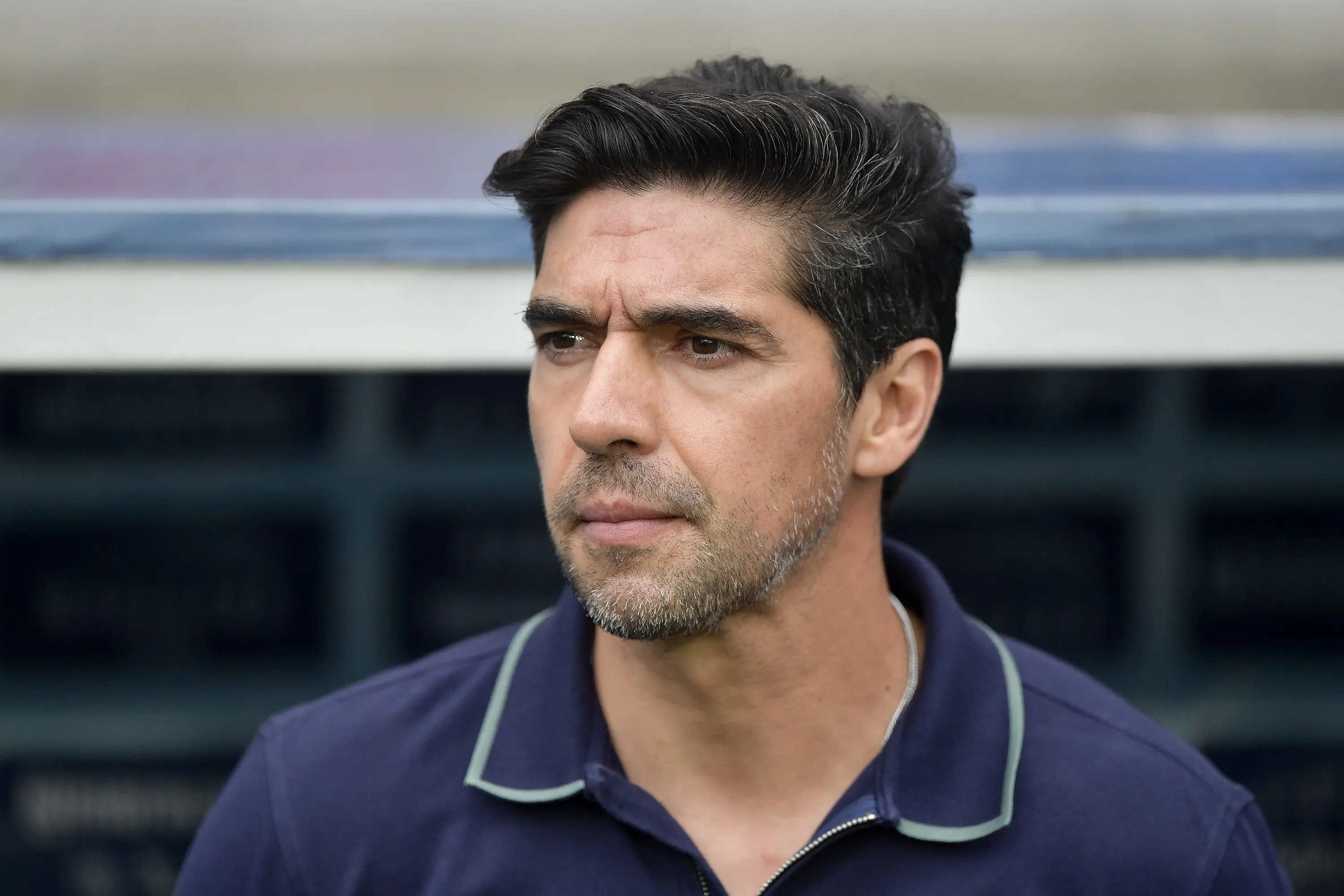 RJ – RIO DE JANEIRO – 19/10/2025 – BRASILEIRO A 2025, FLAMENGO X PALMEIRAS – Abel Ferreira tecnico do Palmeiras durante partida contra o Flamengo no estadio Maracana pelo campeonato Brasileiro A 2025. Foto: Thiago Ribeiro/AGIF