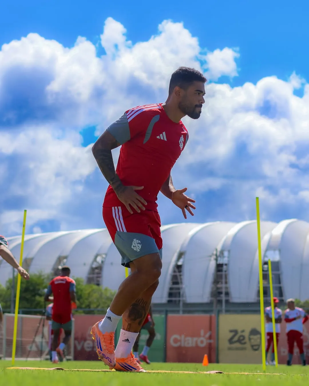 Bruno Tabata deve ser titular contra o Monsoon. Foto: Ricardo Duarte/Internacional