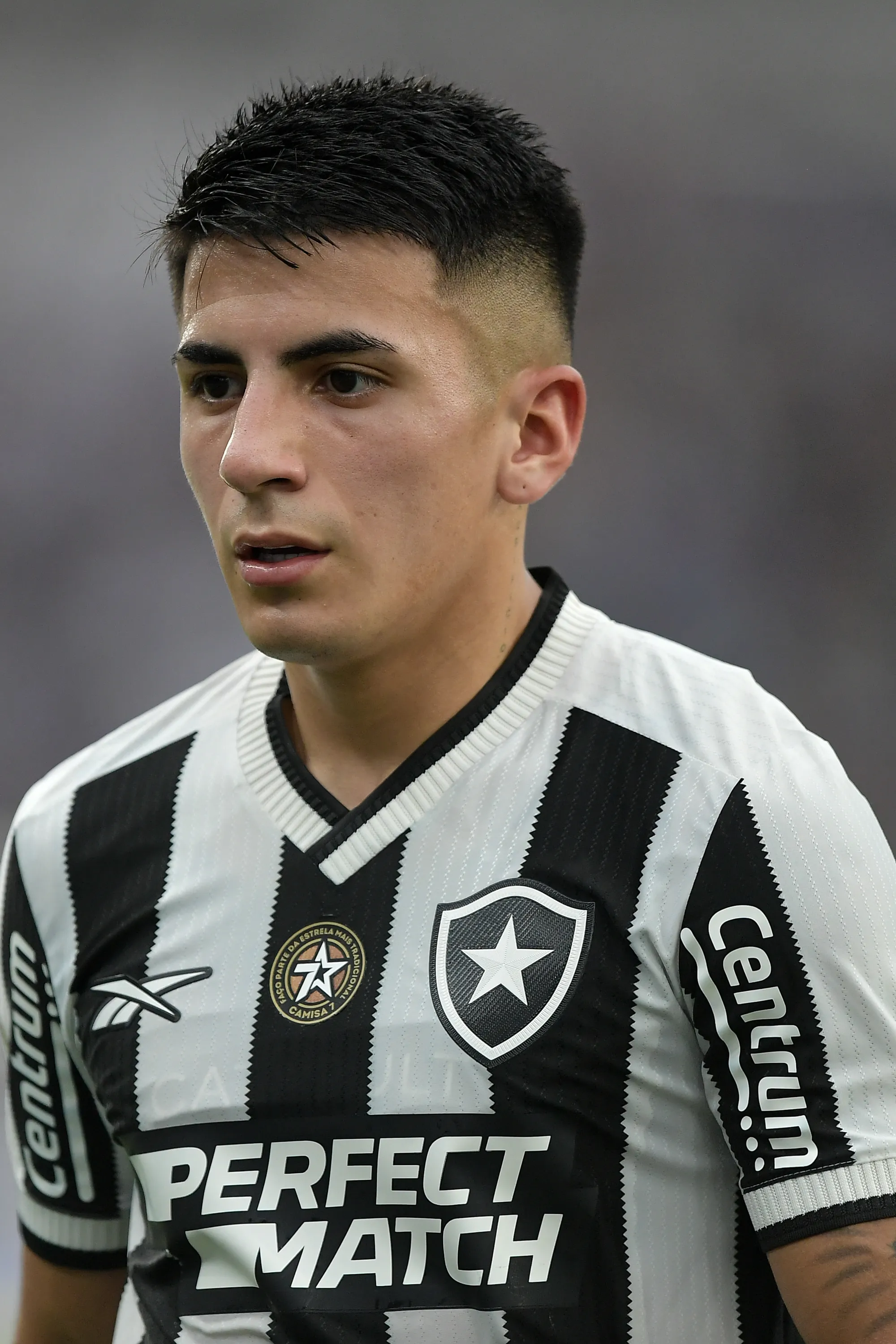 RJ – RIO DE JANEIRO – 08/12/2024 – BRASILEIRO A 2024, BOTAFOGO X SAO PAULO – Almada jogador do Botafogo durante partida contra o Sao Paulo no estadio Engenhao pelo campeonato Brasileiro A 2024. Foto: Thiago Ribeiro/AGIF