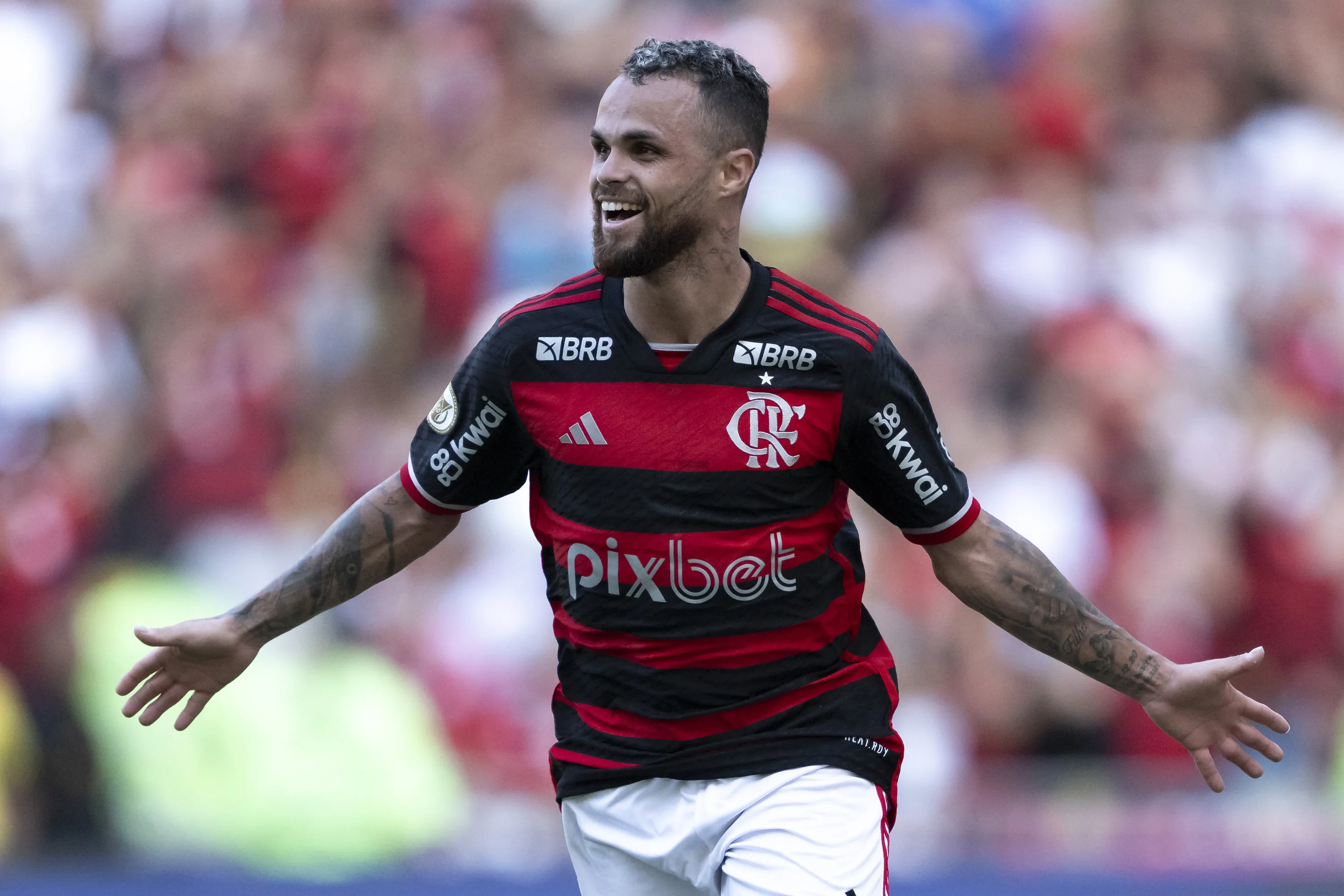 RJ – RIO DE JANEIRO – 01/12/2024 – BRASILEIRO A 2024, FLAMENGO X INTERNACIONAL – Michael jogador do Flamengo comemora seu gol durante partida contra o Internacional no estadio Maracana pelo campeonato Brasileiro A 2024. Foto: Jorge Rodrigues/AGIF