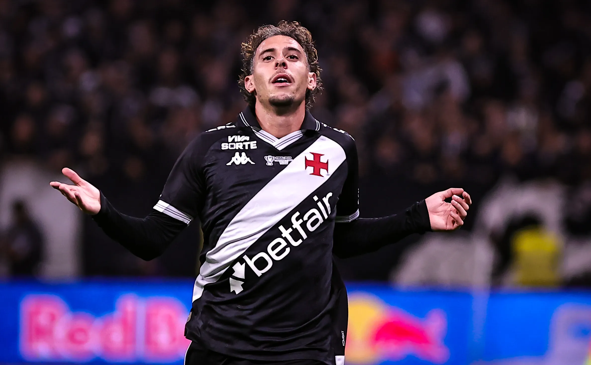 SP – SAO PAULO – 17/12/2025 – COPA DO BRASIL 2025, CORINTHIANS X VASCO – Nuno Moreira jogador do Vasco lamenta durante partida contra o Corinthians no estadio Arena Corinthians pelo campeonato Copa Do Brasil 2025. Foto: Fabio Giannelli/AGIF