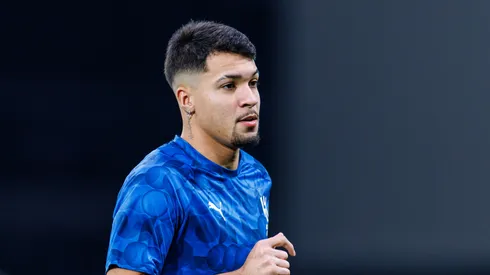 Marcos Leonardo of Al-Hilal FC warms up prior to the AFC Champions League Elite between Al Hilal and Al Sadd at Kingdom Arena on October 21, 2025 in Riyadh, Saudi Arabia. (Photo by Abdullah Ahmed/Getty Images)