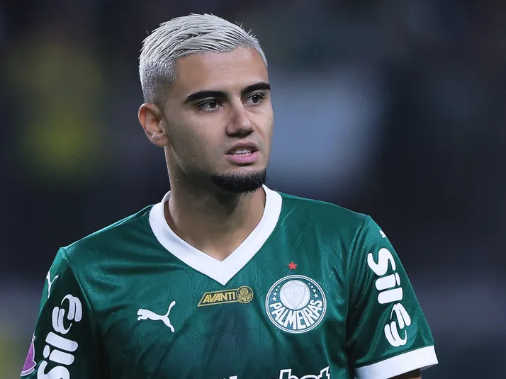 Andreas Pereira vira dúvida no Palmeiras após lesão contra o Santos