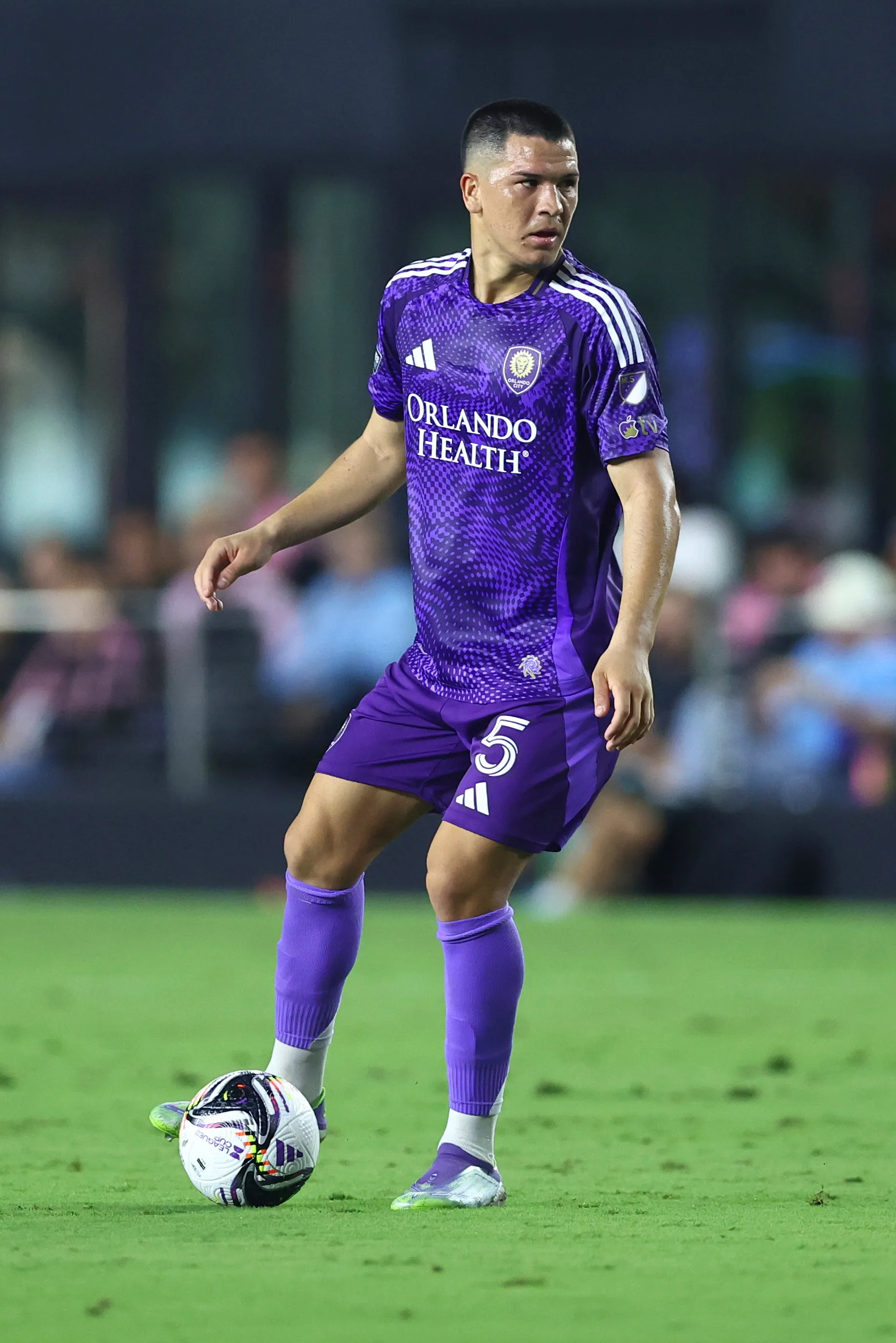 FORT LAUDERDALE, FLORIDA – AUGUST 27: César Araújo #5 of Orlando City controls the ball during the Leagues Cup Semifinal between Inter Miami CF and Orlando City at Chase Stadium on August 27, 2025 in Fort Lauderdale, Florida. (Photo by Megan Briggs/Getty Images)
