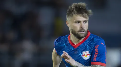 Eduardo Sasha segue na mira do Athletico-PR