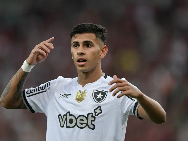 Botafogo faz proposta por Felipe Silva, do Porto, para suprir saída de David Ricardo