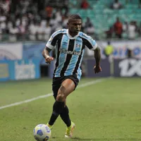 Douglas Costa fecha com o Chievo Verona, da Itália