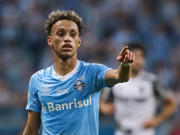 Grêmio estuda maneiras para contratar Bitello após alta pedida do Dínamo Moscou