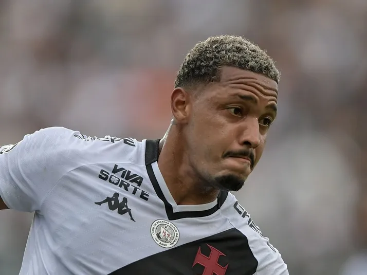 Vitória se aproxima de David, atacante do Vasco