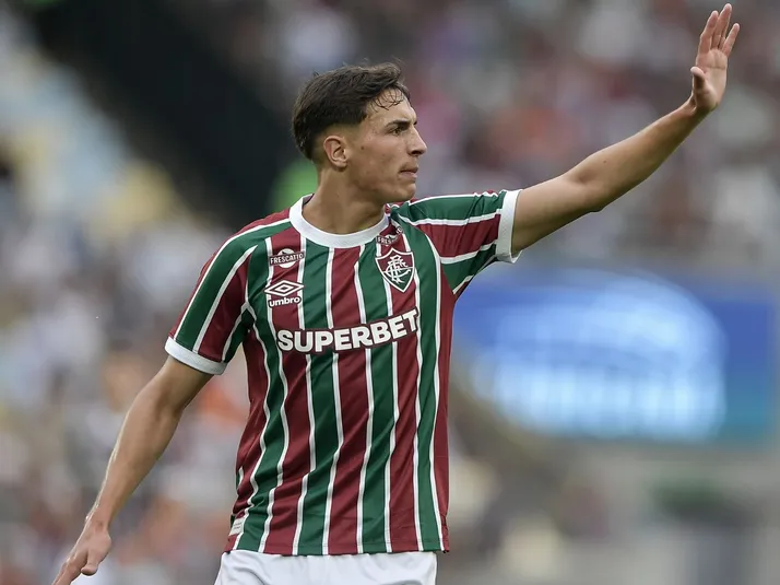 Fluminense pede R$ 53 milhões por Bernal