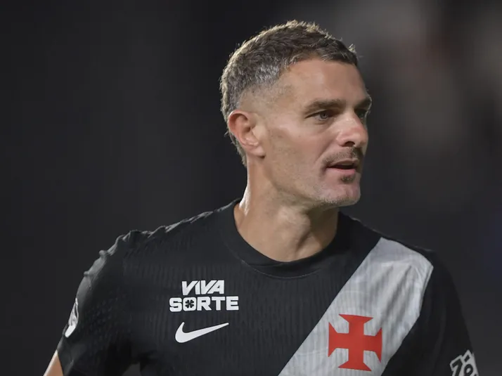 Vegetti comunica Vasco que deseja transferência para o Cerro Porteño