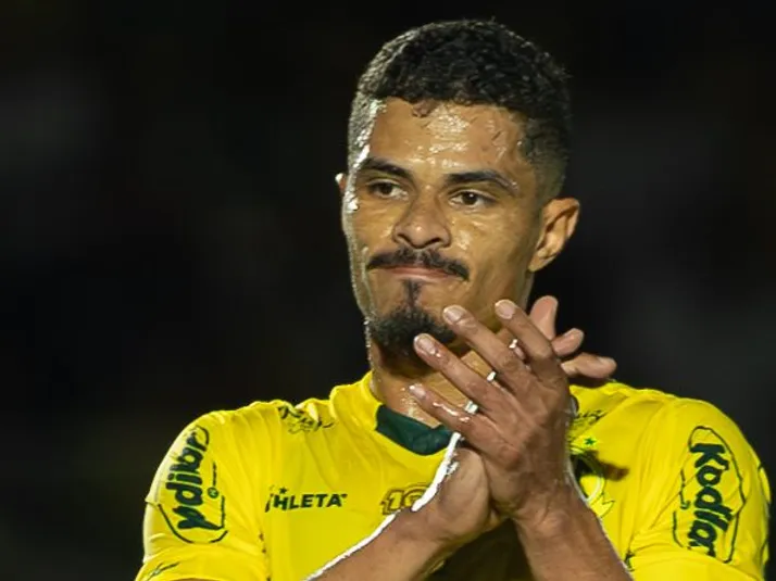 Lucas Ramon só chegará no São Paulo em maio