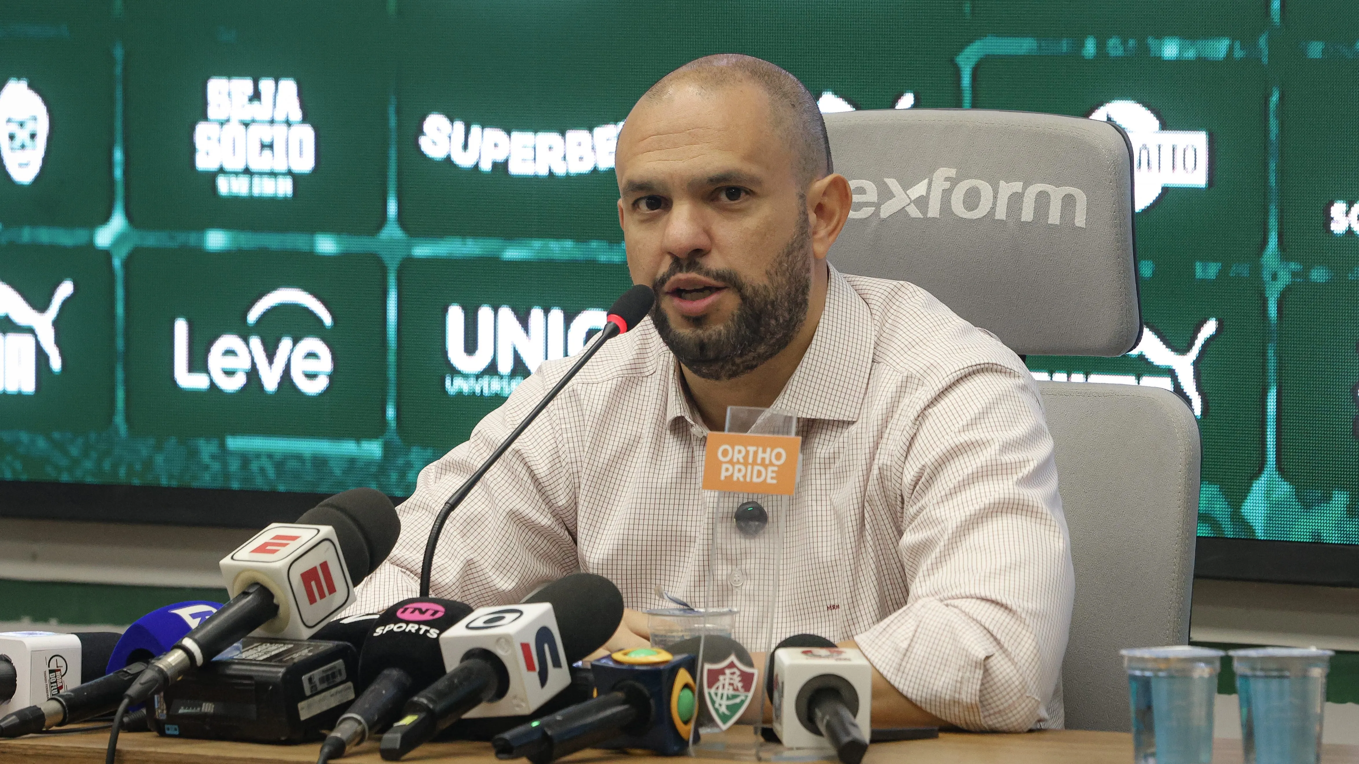 Mattheus Montenegro em entrevista coletiva. Foto: Marcelo Gonçalves / Fluminense FC