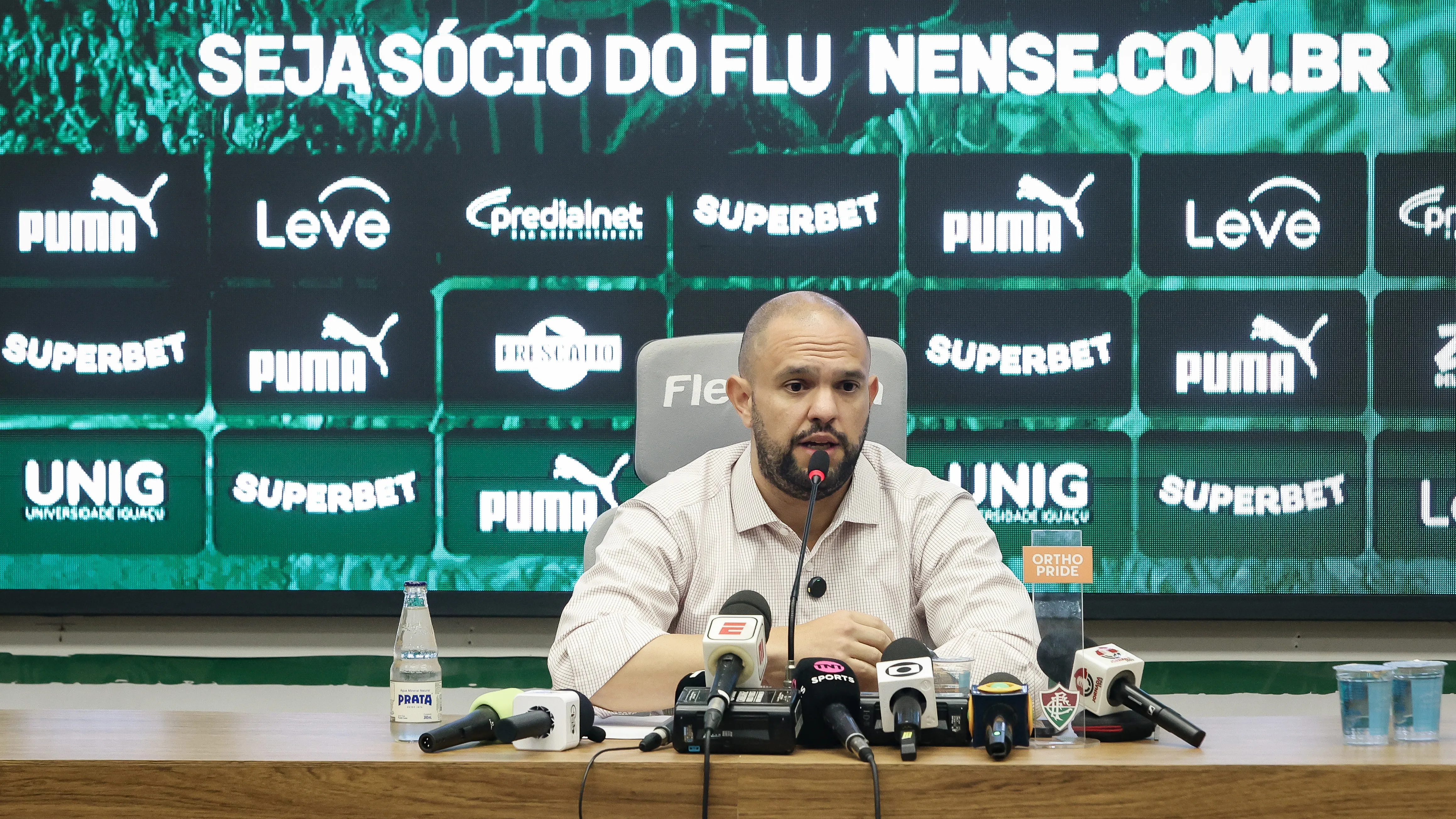 Mattheus Montenegro em entrevista coletiva. Foto: Marcelo Gonçalves / Fluminense FC