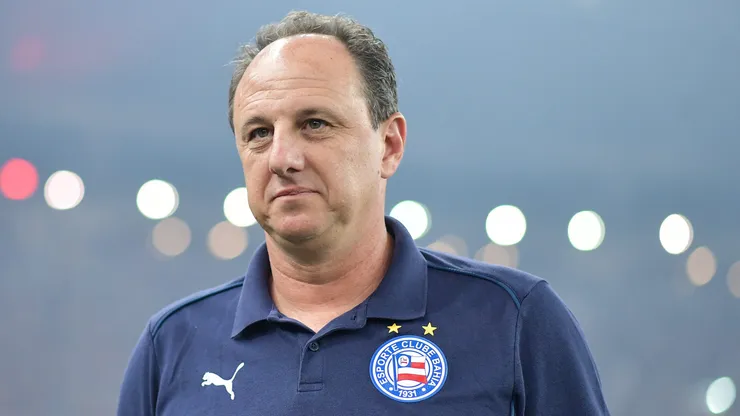 RJ - RIO DE JANEIRO - 10/05/2025 - BRASILEIRO A 2025, FLAMENGO X BAHIA - Rogerio Ceni tecnico do Bahia durante partida contra o Flamengo no estadio Maracana pelo campeonato Brasileiro A 2025. Foto: Thiago Ribeiro/AGIF