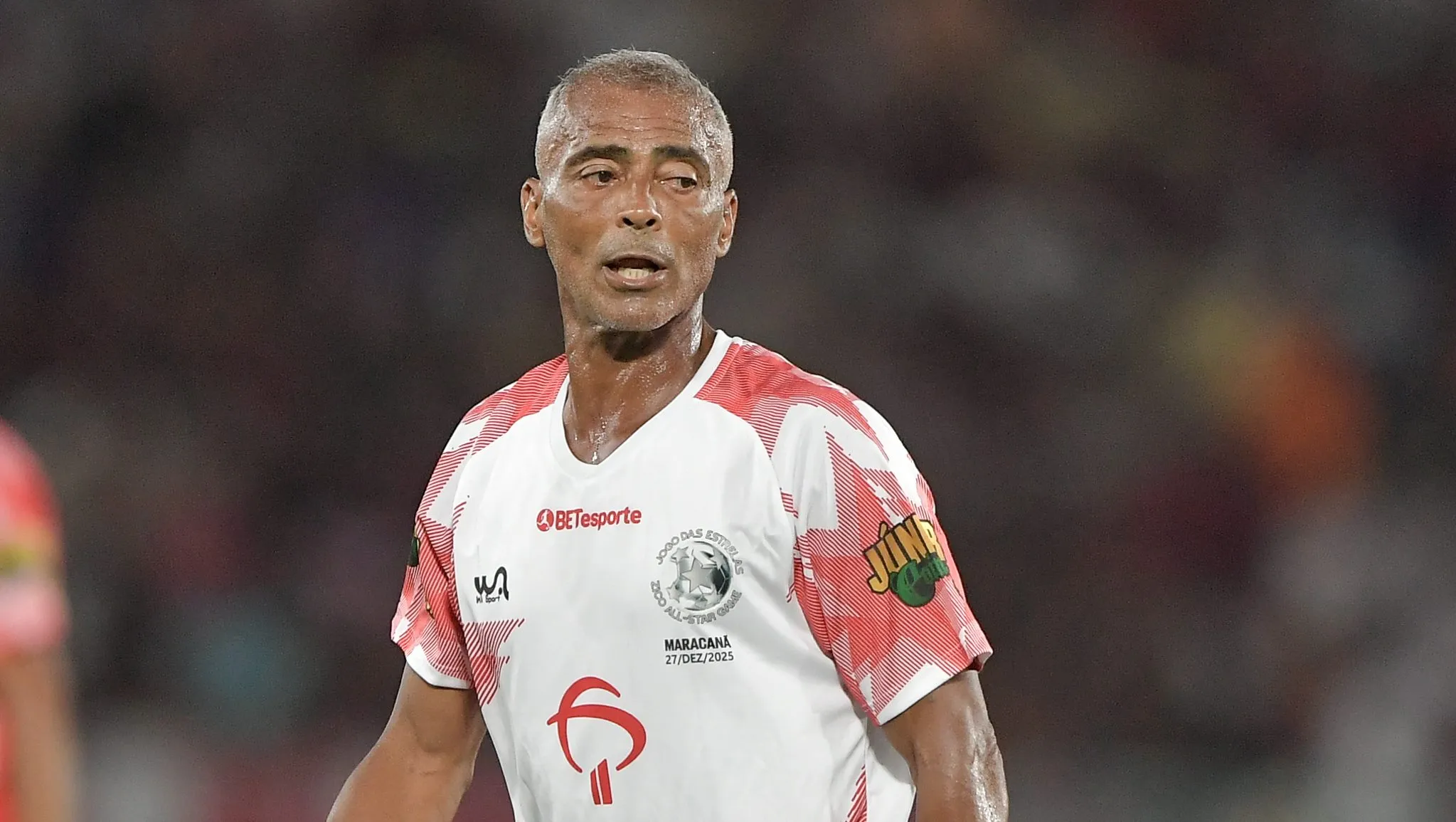 Romario jogador do time Branco durante partida contra o time vermelho no estadio Maracana pelo Jogo das Estrelas – Zico All Star Game 2025 Foto: Thiago Ribeiro/AGIF