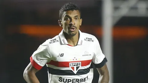 Luiz Gustavo fecha com Athletico-PR. (Photo by Miguel Schincariol/Getty Images)
