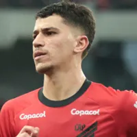 Vitor Bueno rescinde com clube japonês e fica livre no mercado