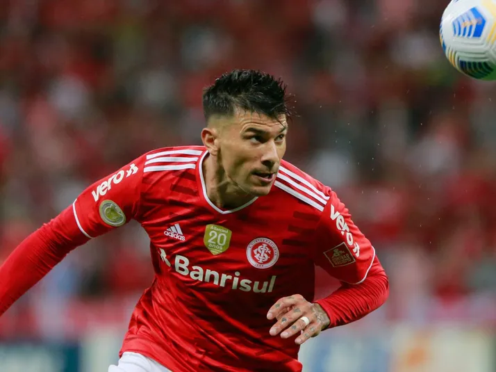 Victor Cuesta, ídolo do Inter, está livre no mercado