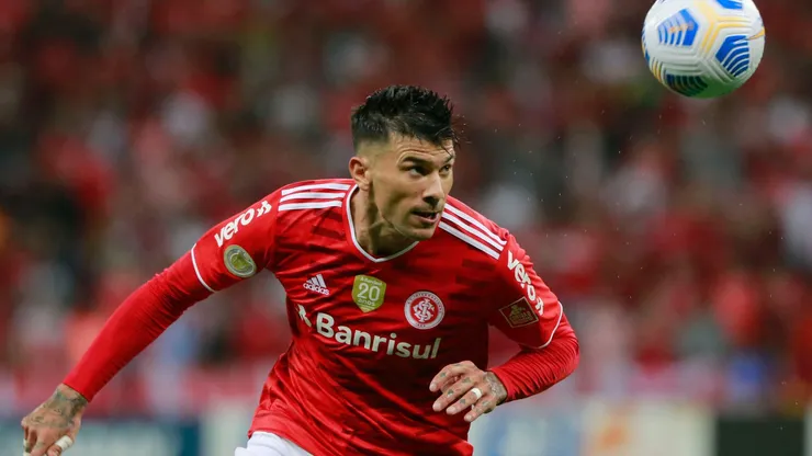 Victor Cuesta, ex-zagueiro do Internacional. Foto: Silvio Avila/Getty Images
