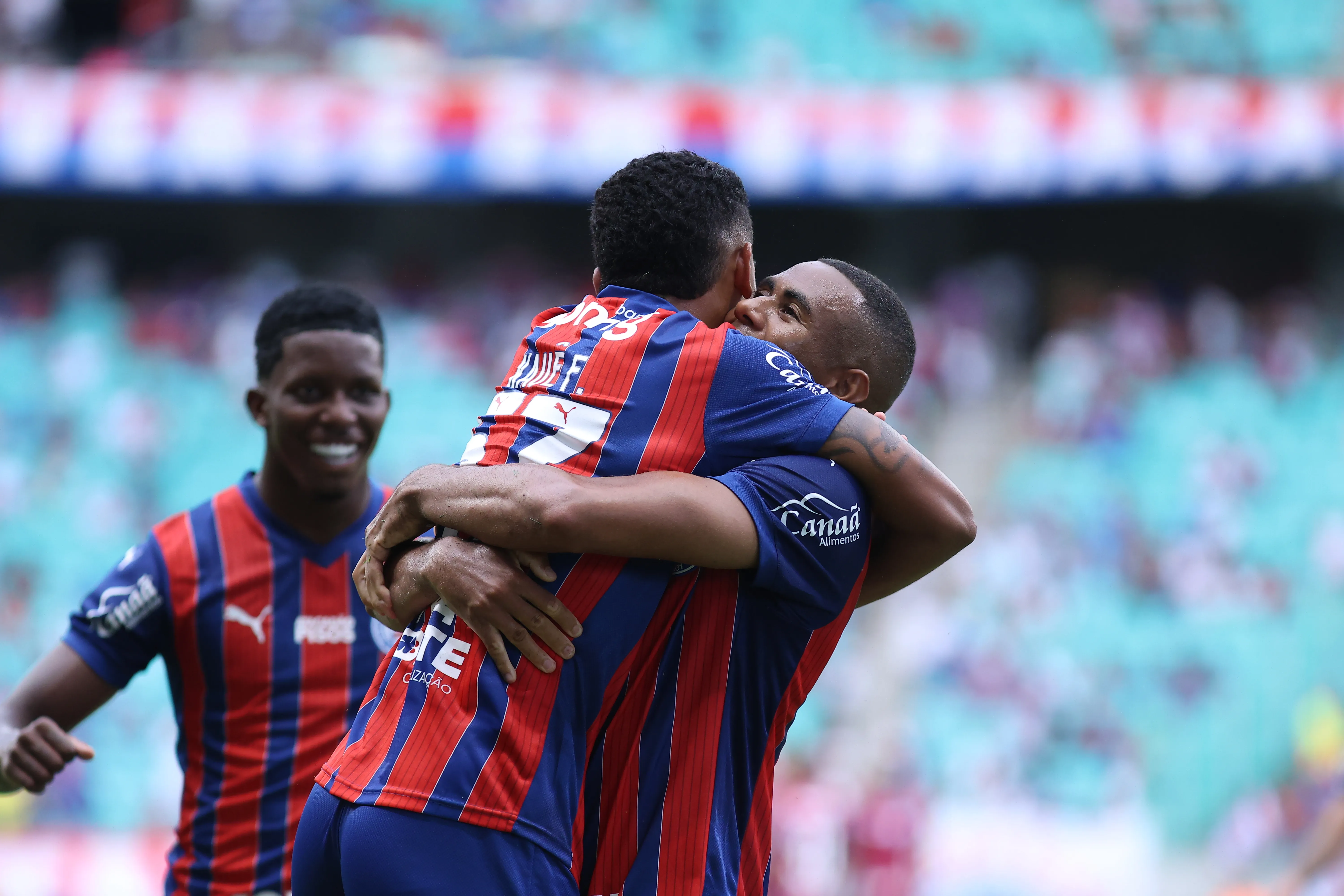 Kaue Furquim jogador do Bahia comemora seu gol durante partida contra o Galicia  no estadio Fonte Nova pelo campeonato Baiano 2026. Foto: Marcio Jose/AGIF
