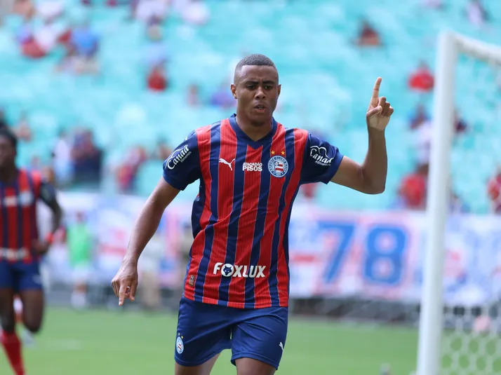 Volante Erick analisa triunfo do Bahia contra Galícia