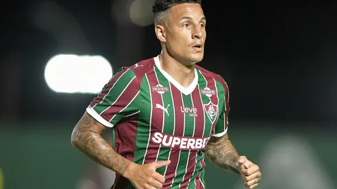 Guilherme Arana jogador do Fluminense durante partida contra o Madureira no estadio Luso Brasileiro pelo campeonato Carioca 2026. Foto: Thiago Ribeiro/AGIF

